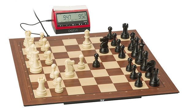 DGT Smart Board met coördinaten + Electronic Plastic Chess Pieces +DGT PI